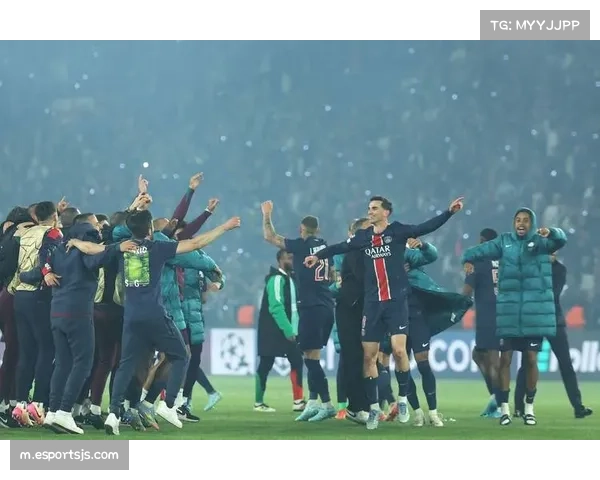 阿什拉夫双响助巴黎领先 布雷斯特半场落后两球